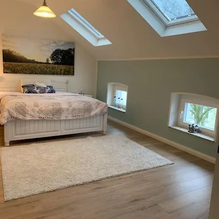 Welcome Home, Price , Fast Wlan, Netflix, Washing, Drying, Big Tv, Space, Free Parking, 4big 100m2, Smoking Place Outside On, Try Out And Visit Us Lejlighed