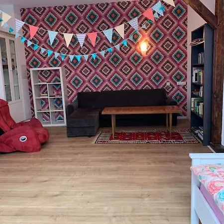Apartment Welcome Home, Price , Fast Wlan, Netflix, Washing, Drying, Big Tv, Space, Free Parking, 4big 100m2, Smoking Place Outside On, Try Out And Visit Us Oberhausen (North Rhine-Westphalia)