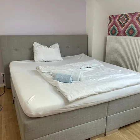 Lejlighed Welcome Home, Price , Fast Wlan, Netflix, Washing, Drying, Big Tv, Space, Free Parking, 4big 100m2, Smoking Place Outside On, Try Out And Visit Us *
