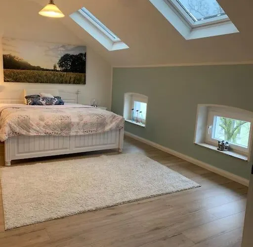 Welcome Home, Price , Fast Wlan, Netflix, Washing, Drying, Big Tv, Space, Free Parking, 4big 100m2, Smoking Place Outside On, Try Out And Visit Us Appartamento