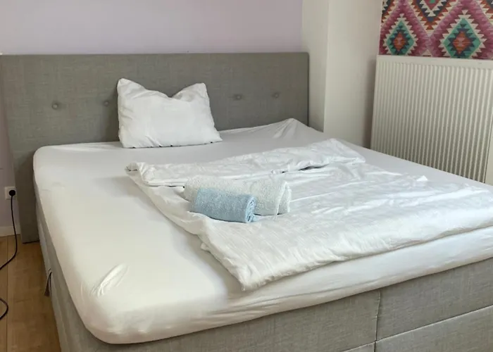 Appartamento Welcome Home, Price , Fast Wlan, Netflix, Washing, Drying, Big Tv, Space, Free Parking, 4big 100m2, Smoking Place Outside On, Try Out And Visit Us *