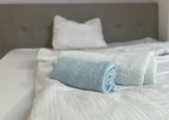 Welcome Home, Price , Fast Wlan, Netflix, Washing, Drying, Big Tv, Space, Free Parking, 4big 100m2, Smoking Place Outside On, Try Out And Visit Us *